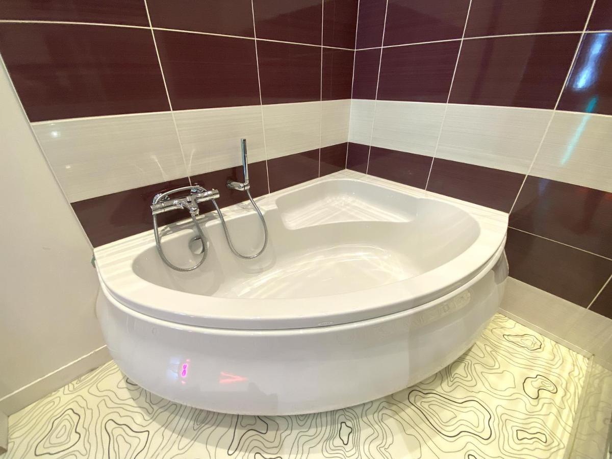 Floydroom'S Pau Chambre Hotes Dans Appartement Partage Proche Chateau Εξωτερικό φωτογραφία